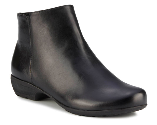 Black Leather-EZRA BOOT BY ROS HOMMERSON 1