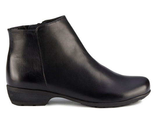 Black Leather-EZRA BOOT BY ROS HOMMERSON 3
