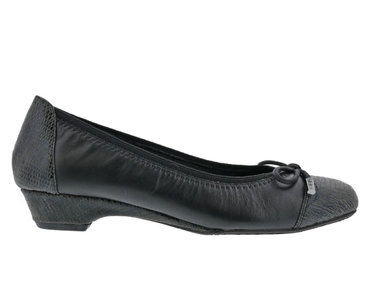 Black Sheep Leather Iguana Print-TASHA BY ROS HOMMERSON 4