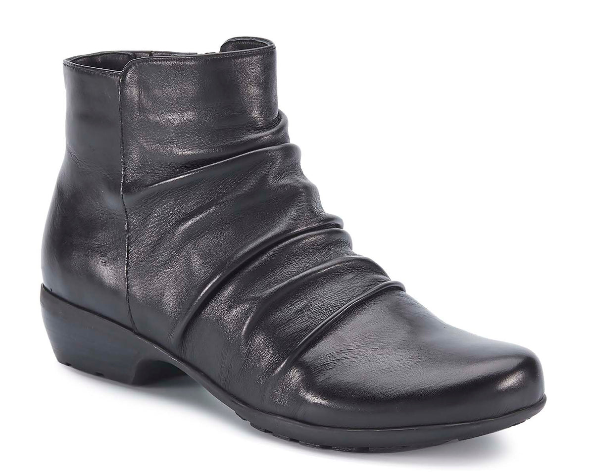 Black Leather-ESME BOOT BY ROS HOMMERSON 1