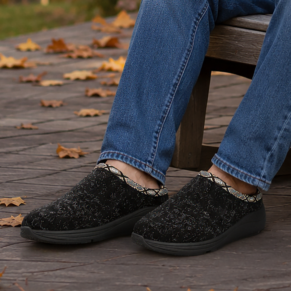 RELAX Black Sweater Fabric On Foot View