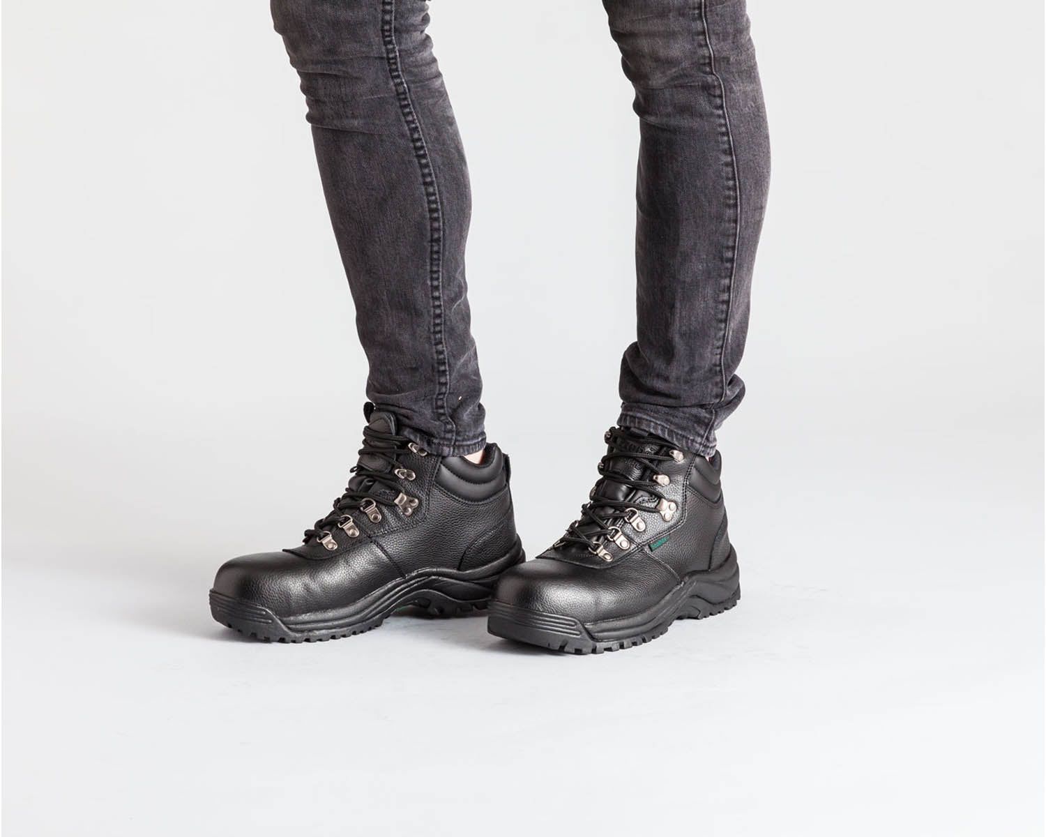 Black-Cliff Walker Propet 6